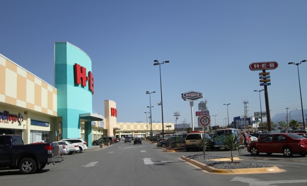 Mall Plaza Lincoln